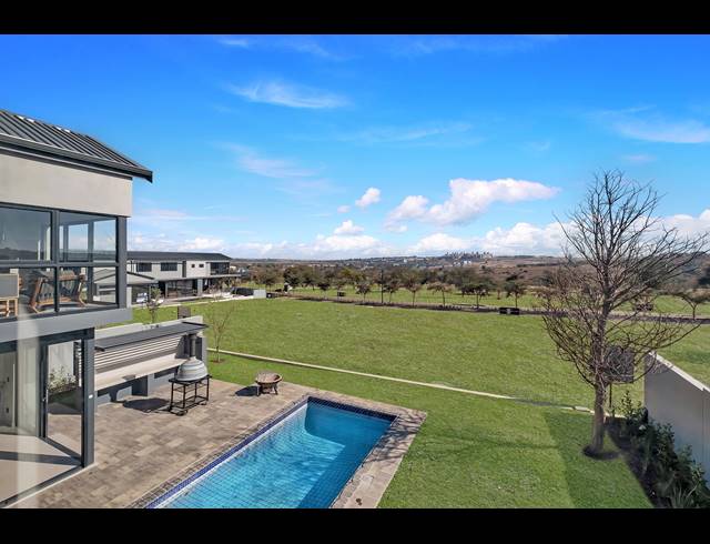 4 BEDROOM HOUSE FOR SALE IN HELDERFONTEIN ESTATE